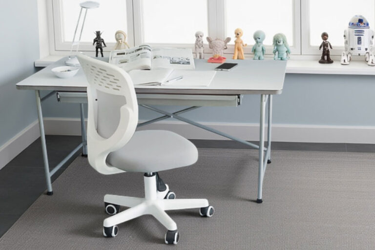 mitwachsender Kinderdrehstuhl TADO / SALTO Kindermöbel München