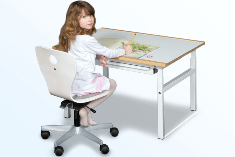 höhenverstellbarer Kinderdrehstuhl KINTO / SALTO Kindermöbel München