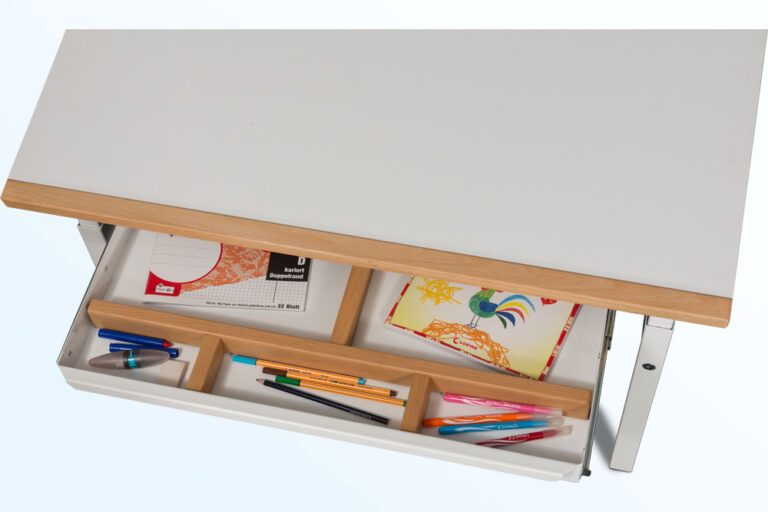 mitwachsender Kinderschreibtisch KUBIKO / SALTO Kindermöbel München