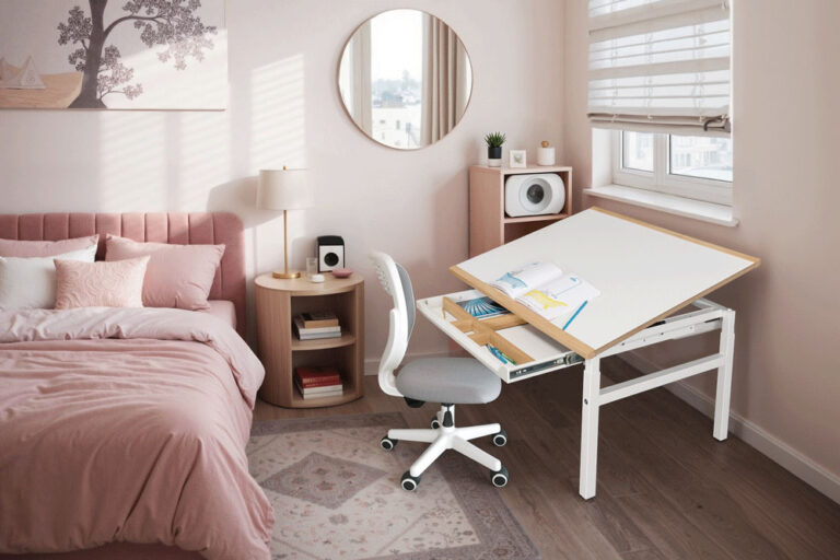 mitwachsender Kinderschreibtisch KUBIKO / SALTO Kindermöbel München