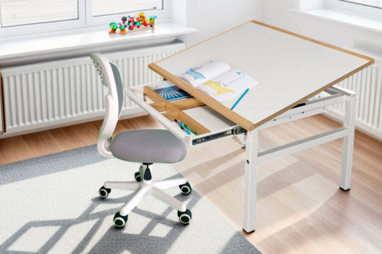 mitwachsender Kinderschreibtisch KUBIKO / SALTO KIndermöbel München