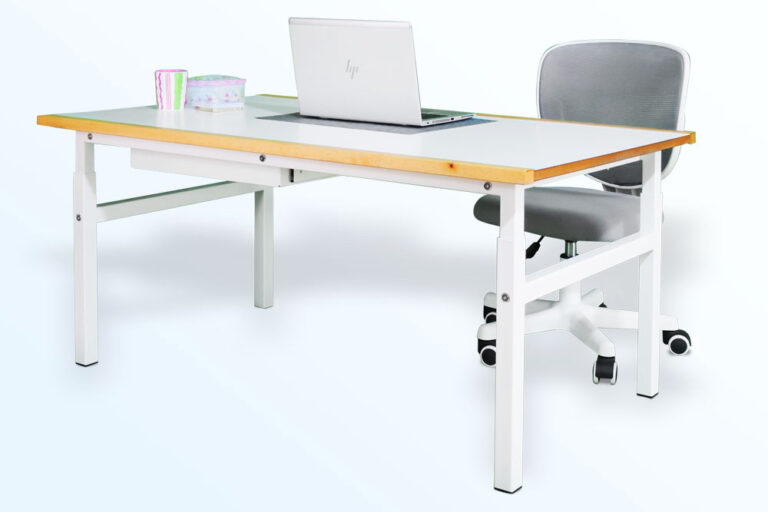 Kinderschreibtisch Kubiko-XL mit Kinderstuhl TADO / SALTO Kindermöbel München